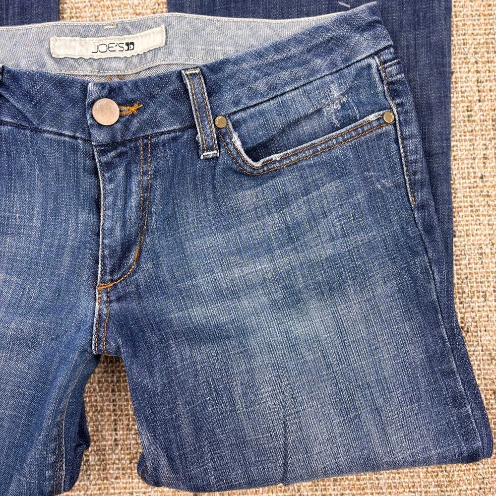 👖 Joe's Jeans Low Rise Flare Denim | Size 30 | Medium Wash - Picture 5 of 10